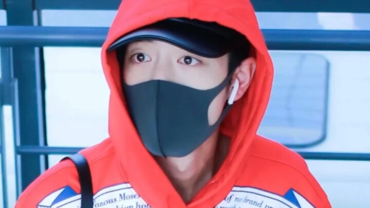 #Tiêu Chiến# và studio "nạn nhân" của anh ấy! Họ rất tôn trọng tôi, nhưng chẳng có câu nào tôi thích