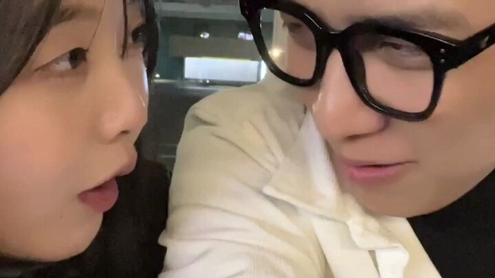 Cô gái xinh đẹp Simida