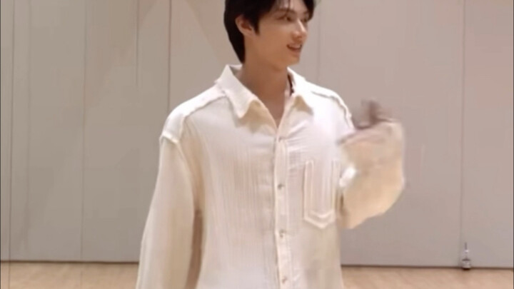 [เหวิน จุนฮุย] วันนั้นไม่เพียงแต่จะมีผู้เข้าร่วมการเซ็นชื่อออนไลน์ถึง 120 คนเท่านั้น แต่เรายังมีเซสช