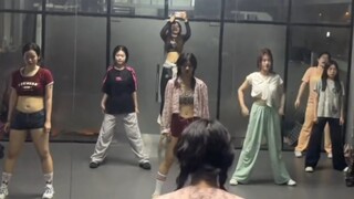 คลาสเรียนเต้นรำช่วยได้ | เทอมนี้จบไปแล้ว คราวหน้าจะไปช่วงปิดเทอมฤดูร้อน