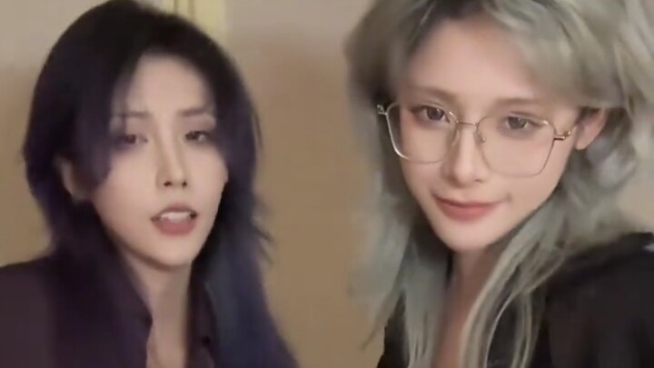 Sweet Everyday Life with Cat Cans and Sister He!