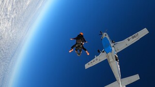 Parachute jump from four thousand meters high