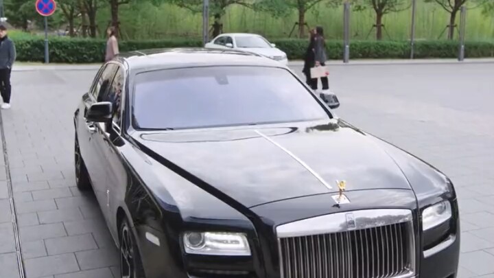 Thiếu gia nhà giàu trải nghiệm cuộc sống làm thuê, quả nhiên khác biệt!