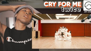 【ترجمة صينية】 الراقص المحترف جيف يشاهد غرفة تدريب الرقص لفرقة TWICE على أغنية "Cry For Me"