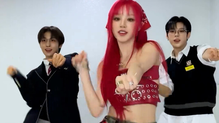 Tống Vũ Kỳ × Nhóm đàn em nowadays "freak" "oowee" cha