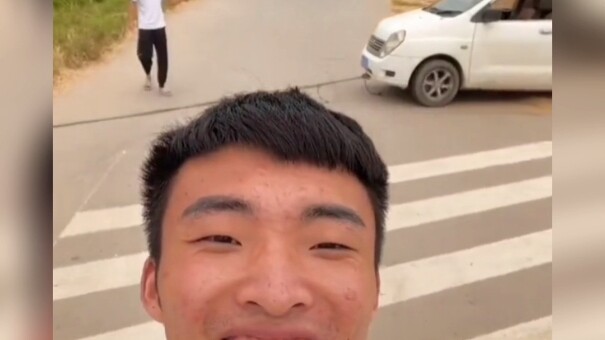 รอยยิ้มค่อยๆ จางหายไป