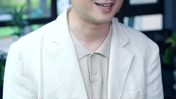 หลินซิงเหย่ ข้ามมิติเป็นสามีประธานสาว