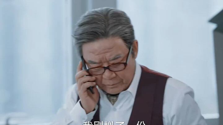 As expected, it’s always the grandparents who spoil their grandkids—even the chairman can’t do a thi