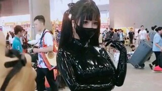 Đôi mắt Hoa hậu Tóc đuôi gà đa sầu đa cảm, đêm nay thì sao.