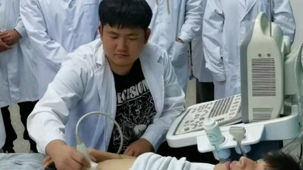 قوة النموذج الطبي تشرح: ما معنى المرض المزمن وأن تصبح طبيبًا! يمكنك أن تلاحظ دون النظر أن المسبار مو