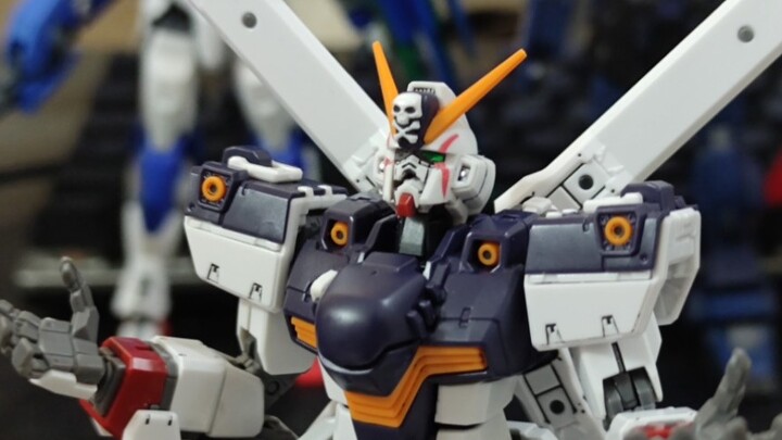 What should I do if the white part on the RG pirate's chest is lost?