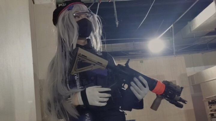 Use a consumable to summon a reliable ally [HK416] (so realistic!
