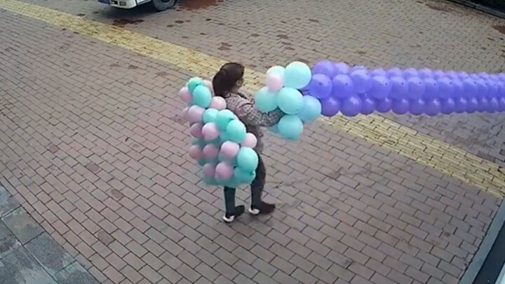 Manusia menciptakan romantisme untuk menghadapi kerasnya kehidupan.