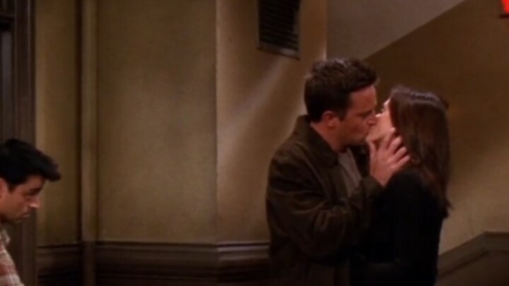 If you take the wrong heroine's script, Joey: You will leave her!