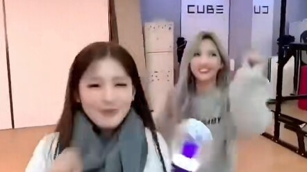 【GIDLE】Thủ lĩnh nhóm hóa ra lại bị bắt nạt