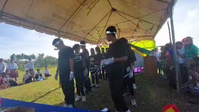 The road not taken (by Robert frost)