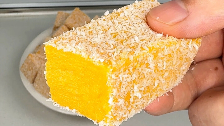 Kalau di rumah ada labu kuning, jangan lagi cuma direbus untuk dimakan. Coba deh bikin kue labu kuni