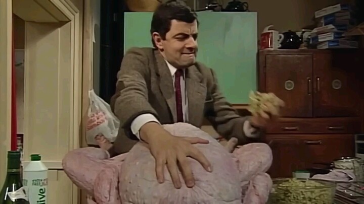 Mr Bean's Turkey Troubles🦃| Mr Bean Funny Clips| Classic Mr Bean
