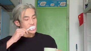 When college students learn to fly Thunder God