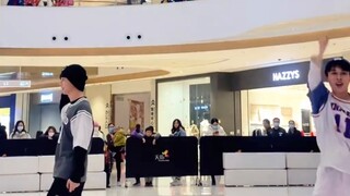 Today I went to a random dance road show with my roommates | Super sweet male duet No Rules (Yinyin 