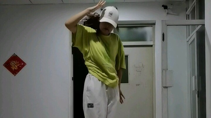 Such a fast dance! Jang Seok-ki's cover of "Lucky Strike"