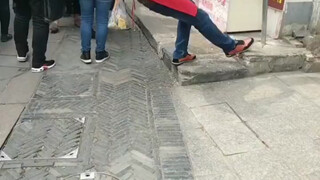 特  撕  拉