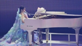 金多贤钢琴弹唱演唱会Solo舞台高清饭拍