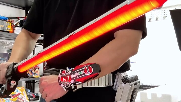 คุณต้องการเพียง 4 ชิ้นก็สามารถเป็นเจ้าของ "Kamen Rider Faiz555 Domestic CsmFaiz Super Deluxe Accesso