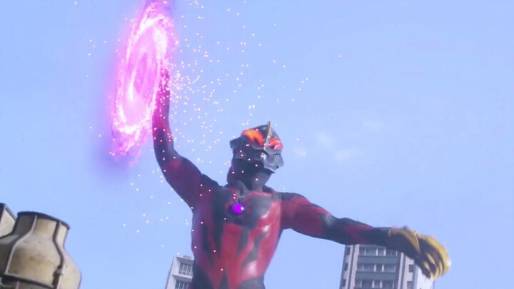 Taiga lost to Belia and Ultraman Cero came to the rescue