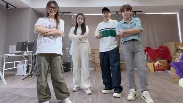 เวอร์ชั่นเปียนกงของเพลง "Goodnight, Miss"