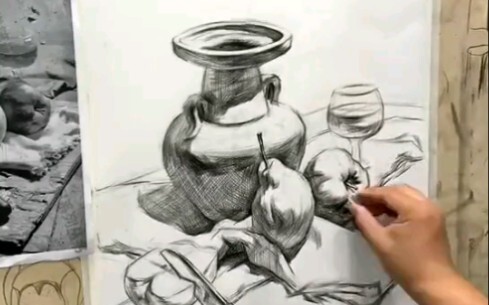 Step-by-Step Guide to Drawing Still Life Compositions in Sketching