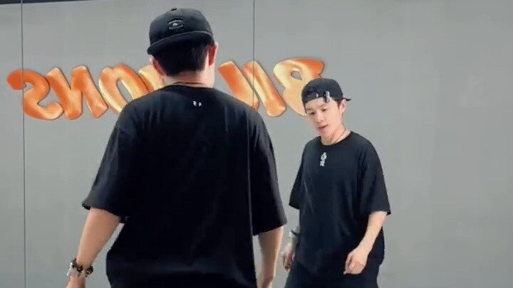 Tutorial Mengajar Tari Paduan Suara Riize-Love119 Secara Rinci