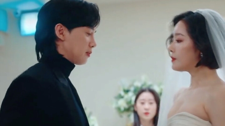 Huiyan… where are you even going to find another man who’ll wear a wedding dress for you and buy you