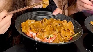 # Buckwheat Noodle Skin Let Binbin play games; today, my cousin and I are going to teach you a good 