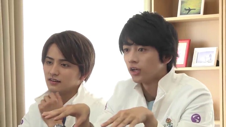 Kamen Rider EX-AID members play VR games↑