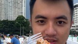 Kios Pinggir Jalan Thailand - Salad Keberuntungan dengan Udang Mentah