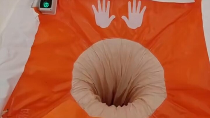 Đây là một lối đi kỳ diệu, chỉ cần rơi xuống là sẽ đến được…