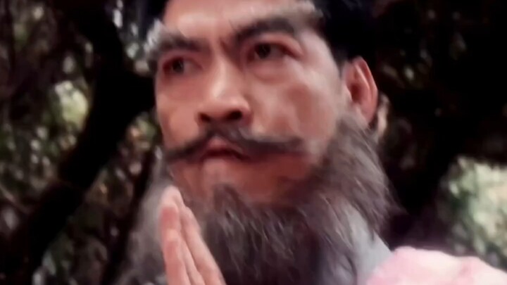 Dasha melawan dua roh jahat