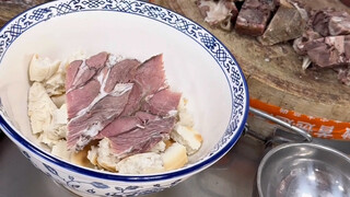 What does the Han Chinese mutton soup steamed bun look like?