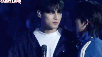 奎八 | 这个对视让本纯爱战士应声倒地