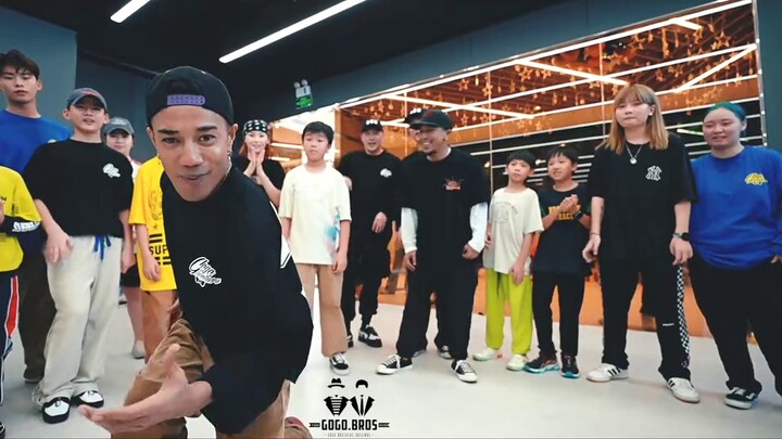 Video Tari Jalanan Kelas 《Di Dalam Lemari》GOGOBROTHERS