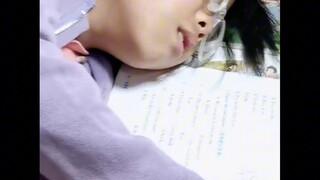 星期天看闺女写作业的场景，真是大写的‘服’，孩子的世界我们不懂。