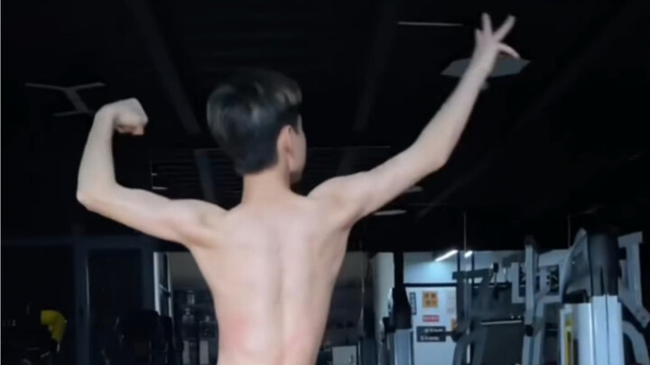 “Chinese Bodybuilding Mr. 5” — looks like he’s going to get the pro card this year.
