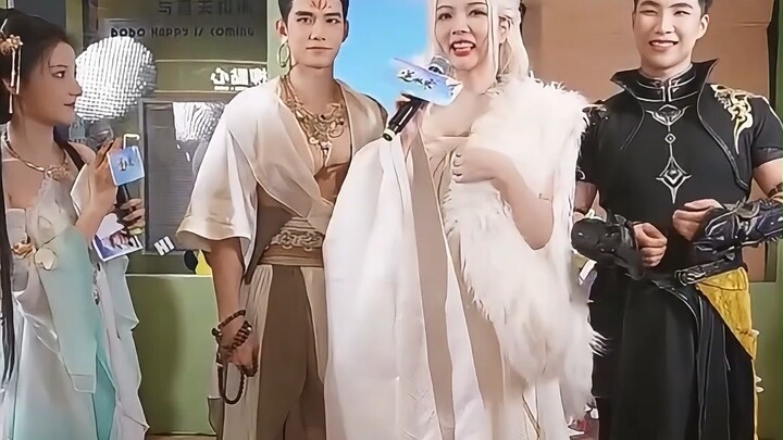 这居然是椰树直播！又换新造型了！！