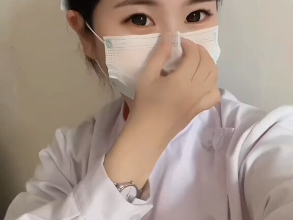 Chiếc bát cơm sắt trong mắt cha mẹ, công việc tốt trong mắt bạn bè