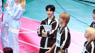 【فوان يو】250825 رقصة عشوائية للإحماء في دورة الألعاب العشوائية