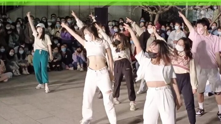 Tantangan Tari Universitas Normal Beijing ‖ Red Velvet "Psycho", "Feel My Rhythm" dan "Queendom"