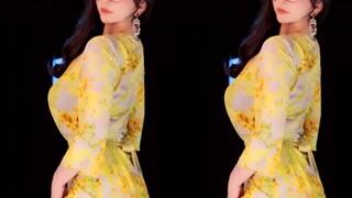 Xiao Ranran's hot dance completely amps up the vibe—check out the compilation in the description!