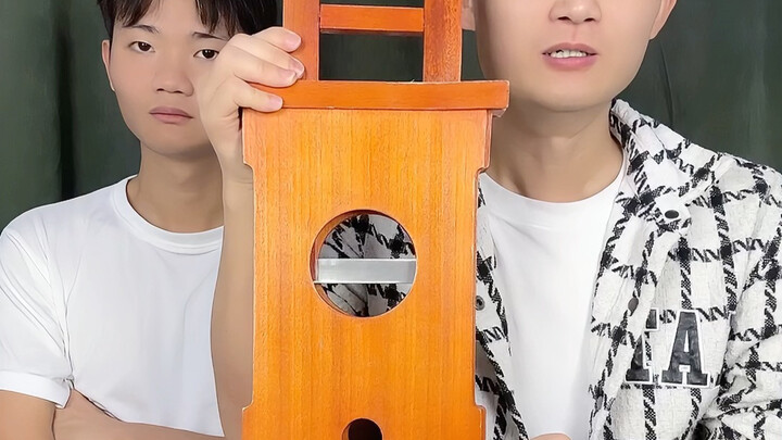 Brother’s sharp eyes saw right through the magic trick on the spot.