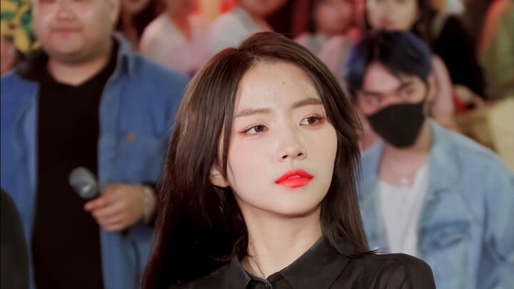 [Vertical] 60p HyunA - Red Dancer: Clock SeoYoung Xu Ying Sally 4K 60P Straight Shot by LIKEY